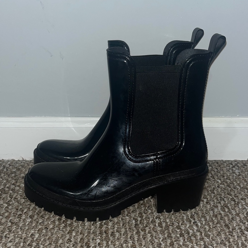 Black Chelsea Boots